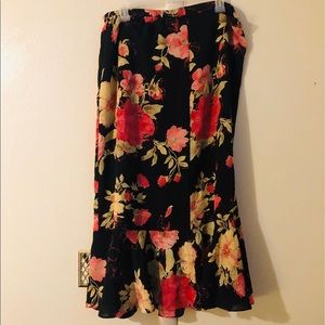 Beautiful plus size floral skirt